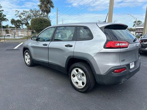 2017 Jeep Cherokee Sport