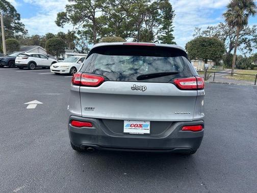 2017 Jeep Cherokee Sport