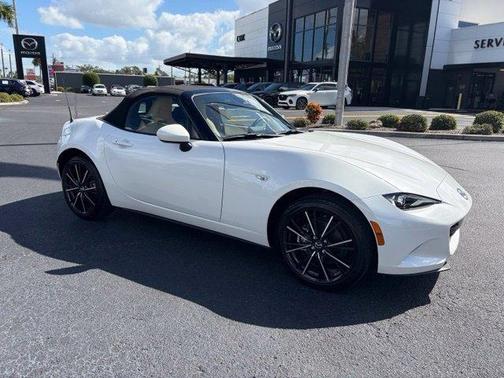 Snowflake White Pearl 2025 Mazda MX-5 Miata Grand Touring