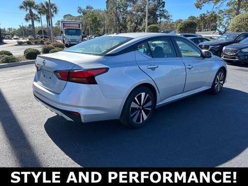 2022 Nissan Altima 2.5 SV