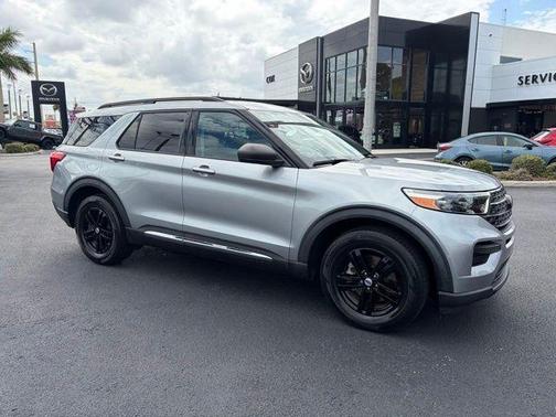 Silver Metallic 2022 Ford Explorer XLT
