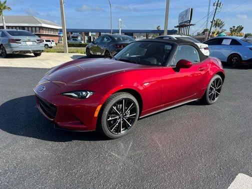 Soul Red Crystal Metallic 2026 Mazda MX-5 Miata Grand Touring