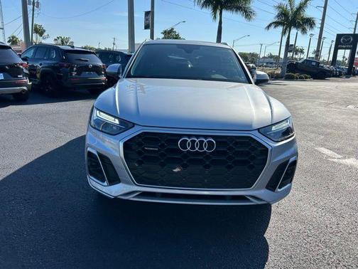 Florett Silver Metallic 2023 Audi Q5 45 S line quattro Premium