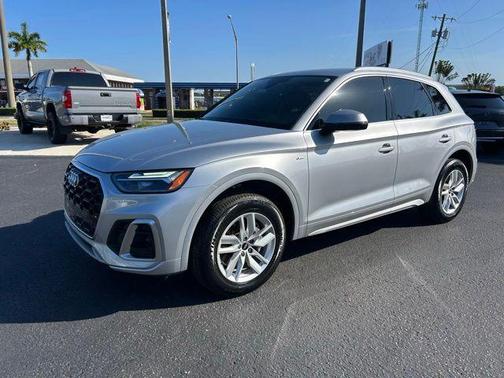Florett Silver Metallic 2023 Audi Q5 45 S line quattro Premium