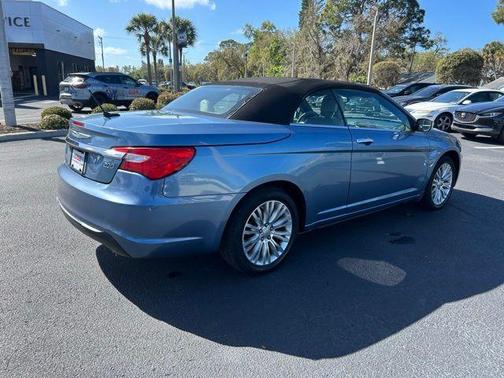 2011 Chrysler 200 Limited