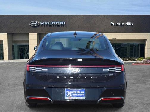 2025 Hyundai SONATA Hybrid Limited