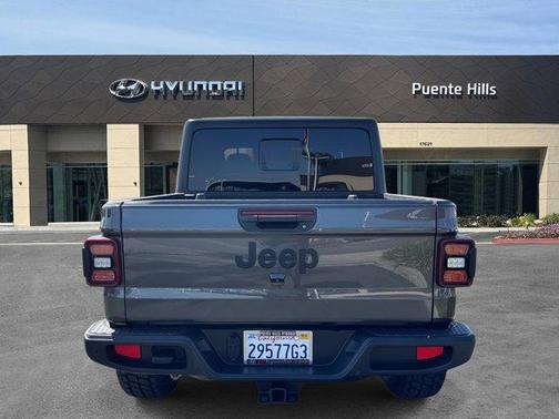 2021 Jeep Gladiator Sport