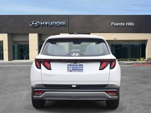 2025 Hyundai TUCSON SE