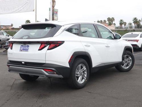 2025 Hyundai TUCSON SE