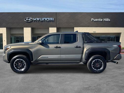 2025 Toyota Tacoma Hybrid TRD Off Road