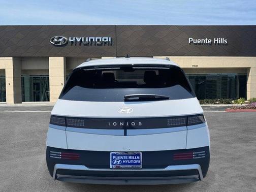 2025 Hyundai IONIQ 5 SEL