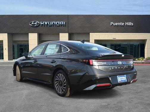 2025 Hyundai SONATA Hybrid SEL