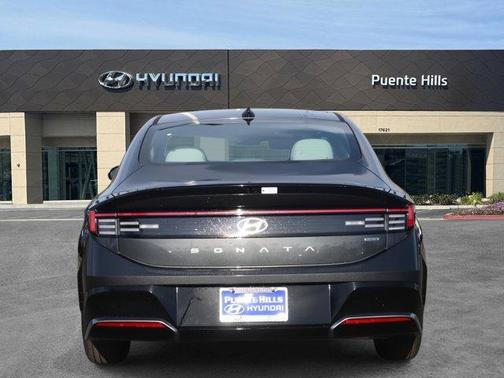 2025 Hyundai SONATA Hybrid SEL