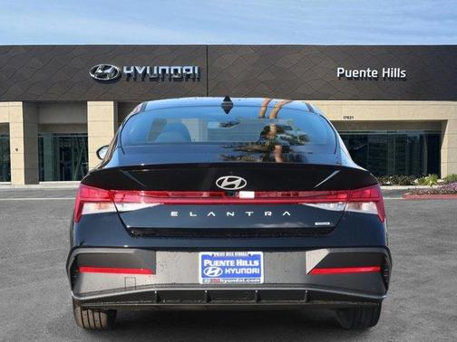 2025 Hyundai ELANTRA HEV SEL Sport