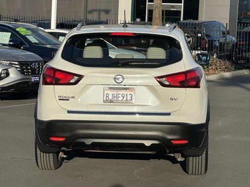 2018 Nissan Rogue Sport SV