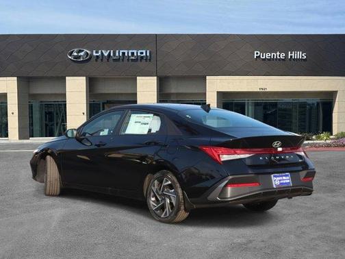 2025 Hyundai ELANTRA HEV SEL Sport
