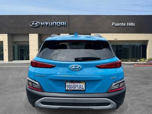 2022 Hyundai KONA SEL