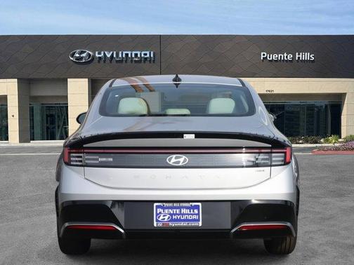 2025 Hyundai SONATA Hybrid SEL