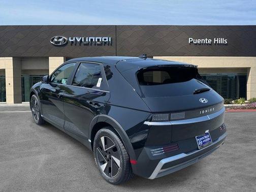 2025 Hyundai IONIQ 5 SE