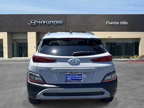 2022 Hyundai KONA SEL