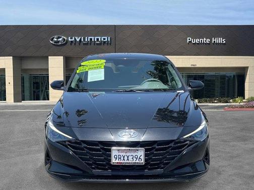 2022 Hyundai ELANTRA SE