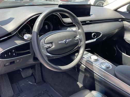 2024 Genesis GV70 2.5T