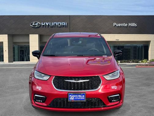 Red Hot Pearlcoat 2025 Chrysler Pacifica Hybrid Select