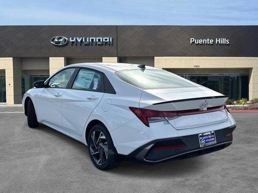 2025 Hyundai ELANTRA HEV SEL Sport
