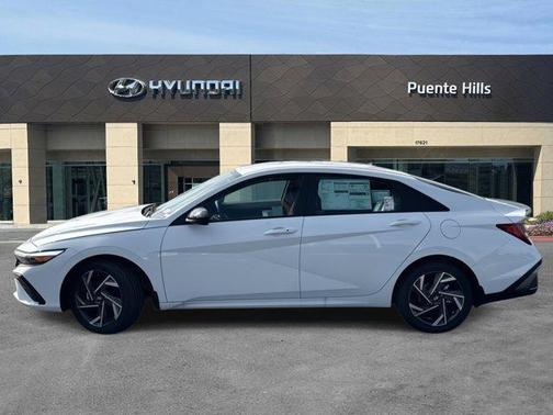 2025 Hyundai ELANTRA HEV SEL Sport