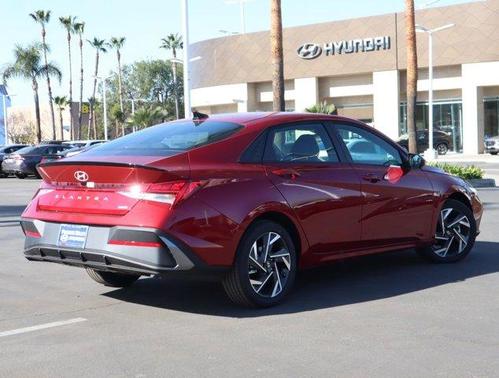 2025 Hyundai ELANTRA HEV SEL Sport
