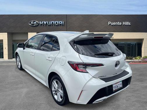 Blizzard Pearl 2020 Toyota Corolla SE