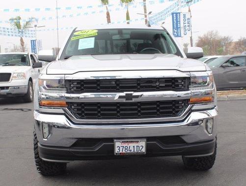 Photo 2 of 25 of 2017 Chevrolet Silverado 1500 1LT