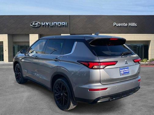 2023 Mitsubishi Outlander SE Black Edition