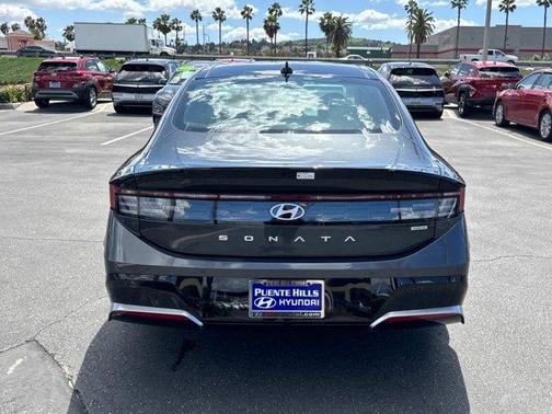 2025 Hyundai SONATA Hybrid Limited