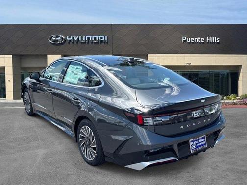 2025 Hyundai SONATA Hybrid Limited