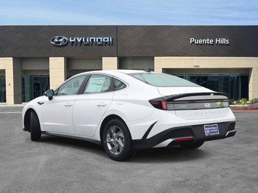 2025 Hyundai SONATA SE