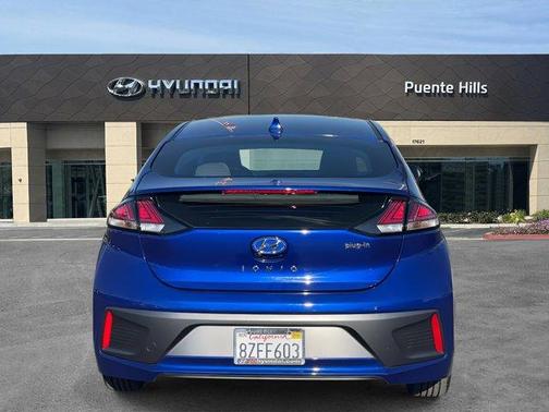 2022 Hyundai IONIQ Plug-In Hybrid SE