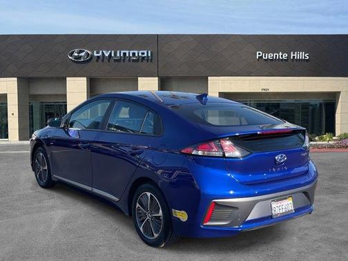 2022 Hyundai IONIQ Plug-In Hybrid SE