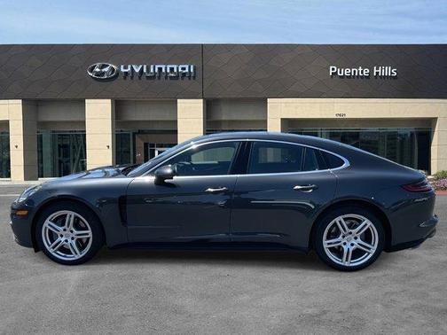 2018 Porsche Panamera 4S