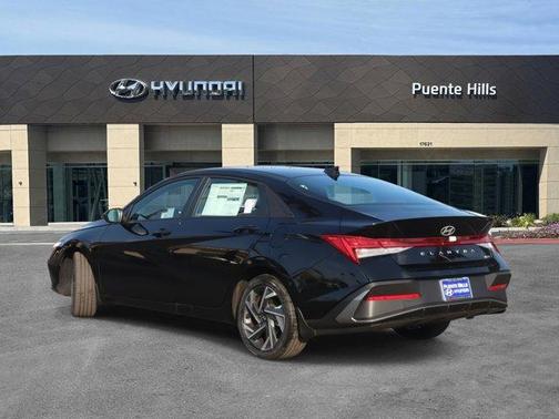 2025 Hyundai ELANTRA HEV SEL Sport
