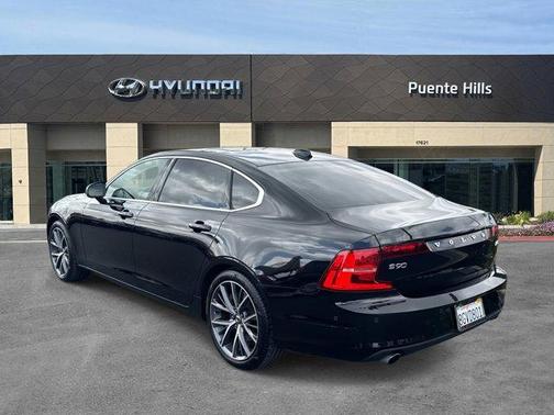 2018 Volvo S90 T5 Momentum