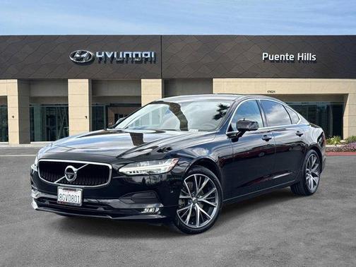 2018 Volvo S90 T5 Momentum