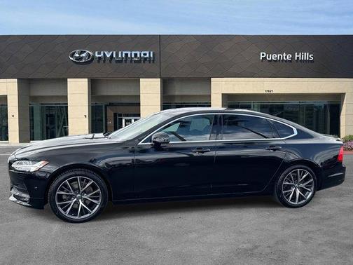 2018 Volvo S90 T5 Momentum