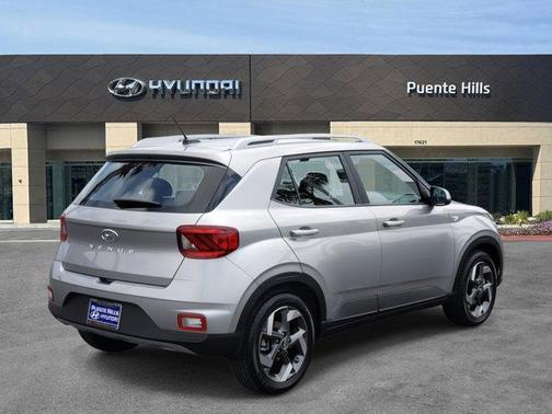 2025 Hyundai VENUE SEL