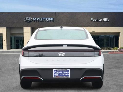 2025 Hyundai SONATA SE