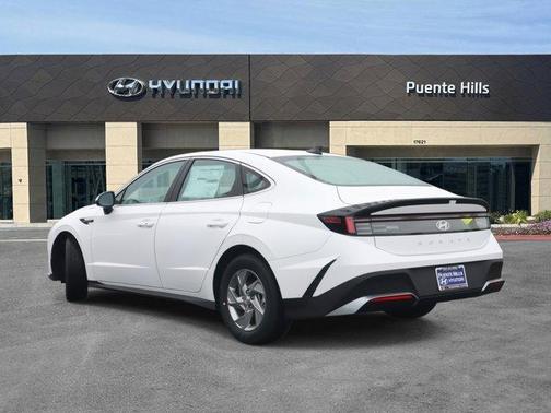 2025 Hyundai SONATA SE