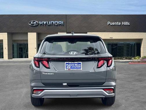 2025 Hyundai TUCSON SE
