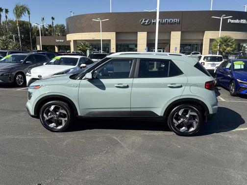 2025 Hyundai VENUE SEL