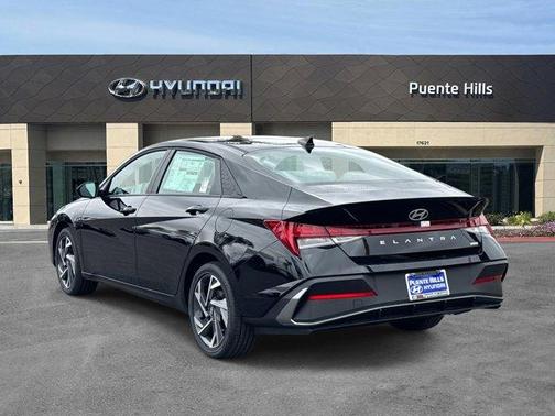 2025 Hyundai ELANTRA HEV SEL Sport