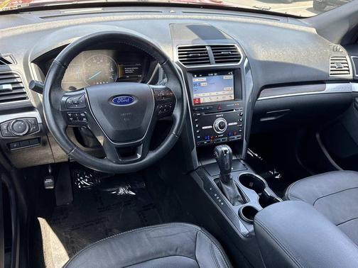 RUBY RED METALLIC TINTED CC 2018 Ford Explorer Limited